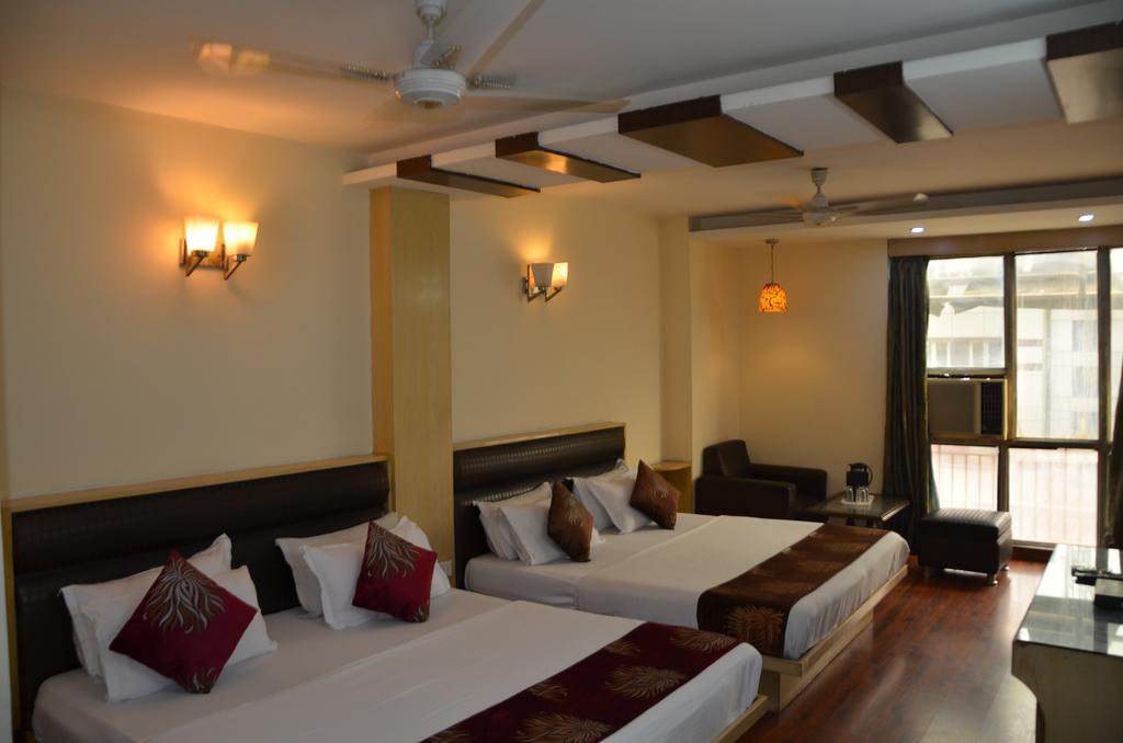 Hotel Milan Deluxe New Delhi Eksteriør billede