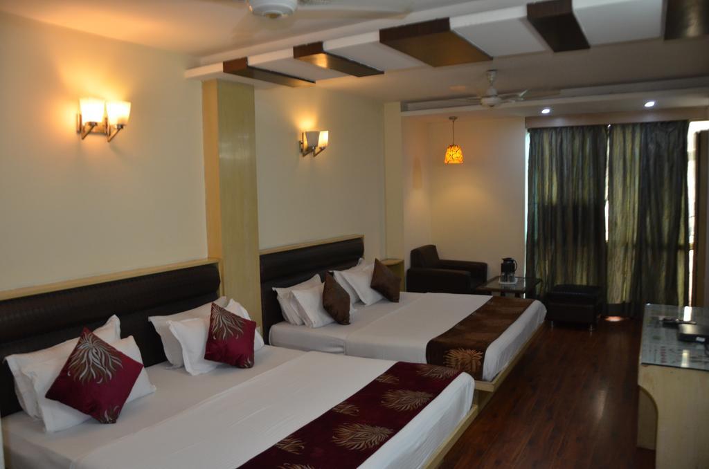 Hotel Milan Deluxe New Delhi Eksteriør billede