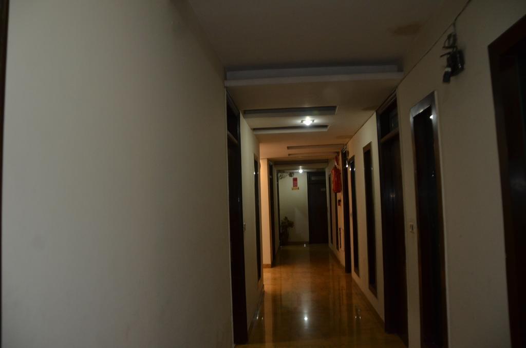 Hotel Milan Deluxe New Delhi Eksteriør billede