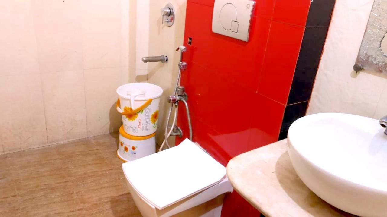 Hotel Milan Deluxe New Delhi Eksteriør billede