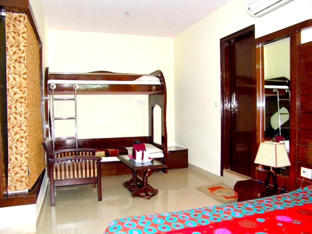 Hotel Milan Deluxe New Delhi Eksteriør billede