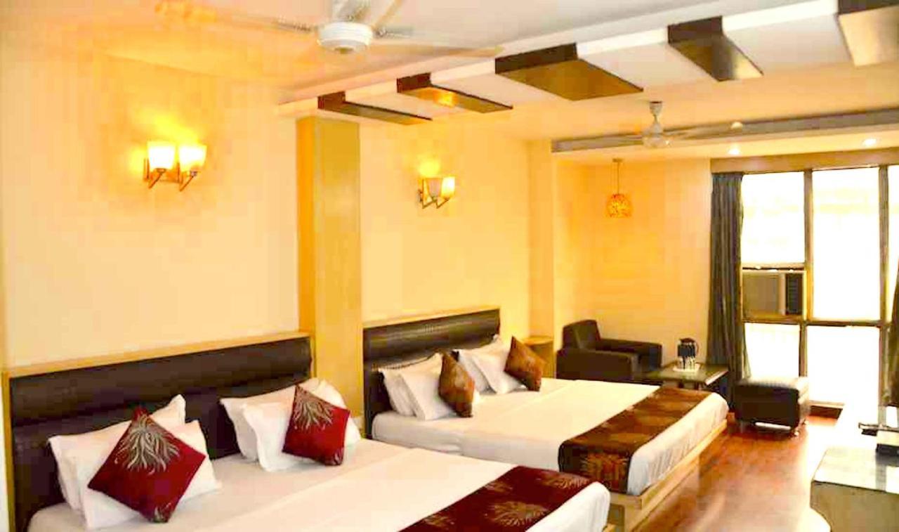 Hotel Milan Deluxe New Delhi Eksteriør billede
