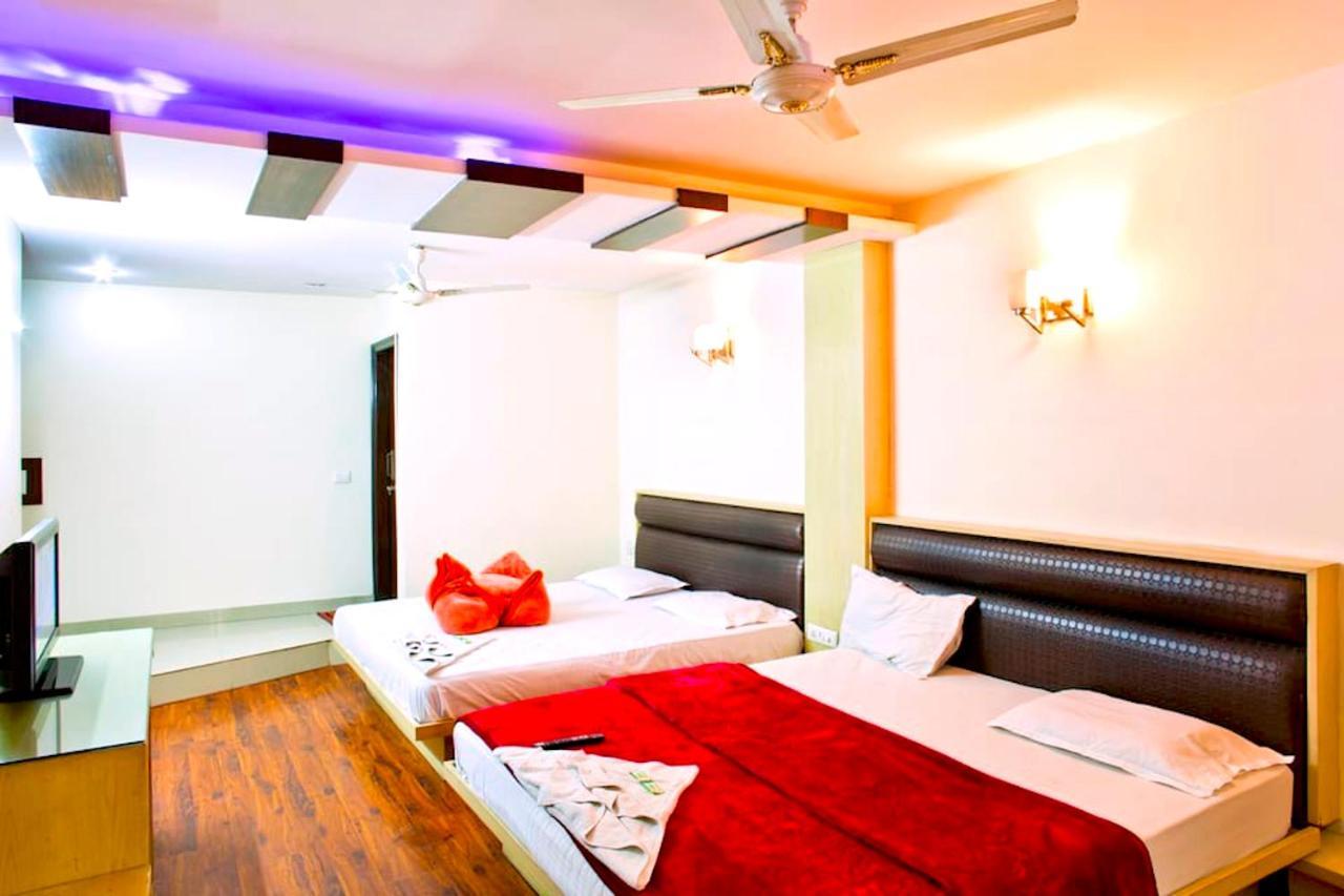 Hotel Milan Deluxe New Delhi Eksteriør billede